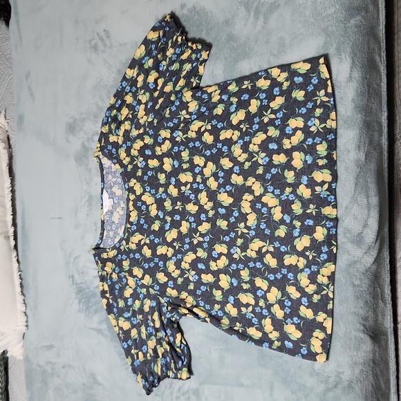 Womens floral design blouse size Large by Lauren Conrad - Picture 1 of 3